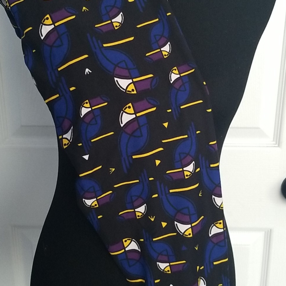 LuLaRoe Tall & Curvy Leggings